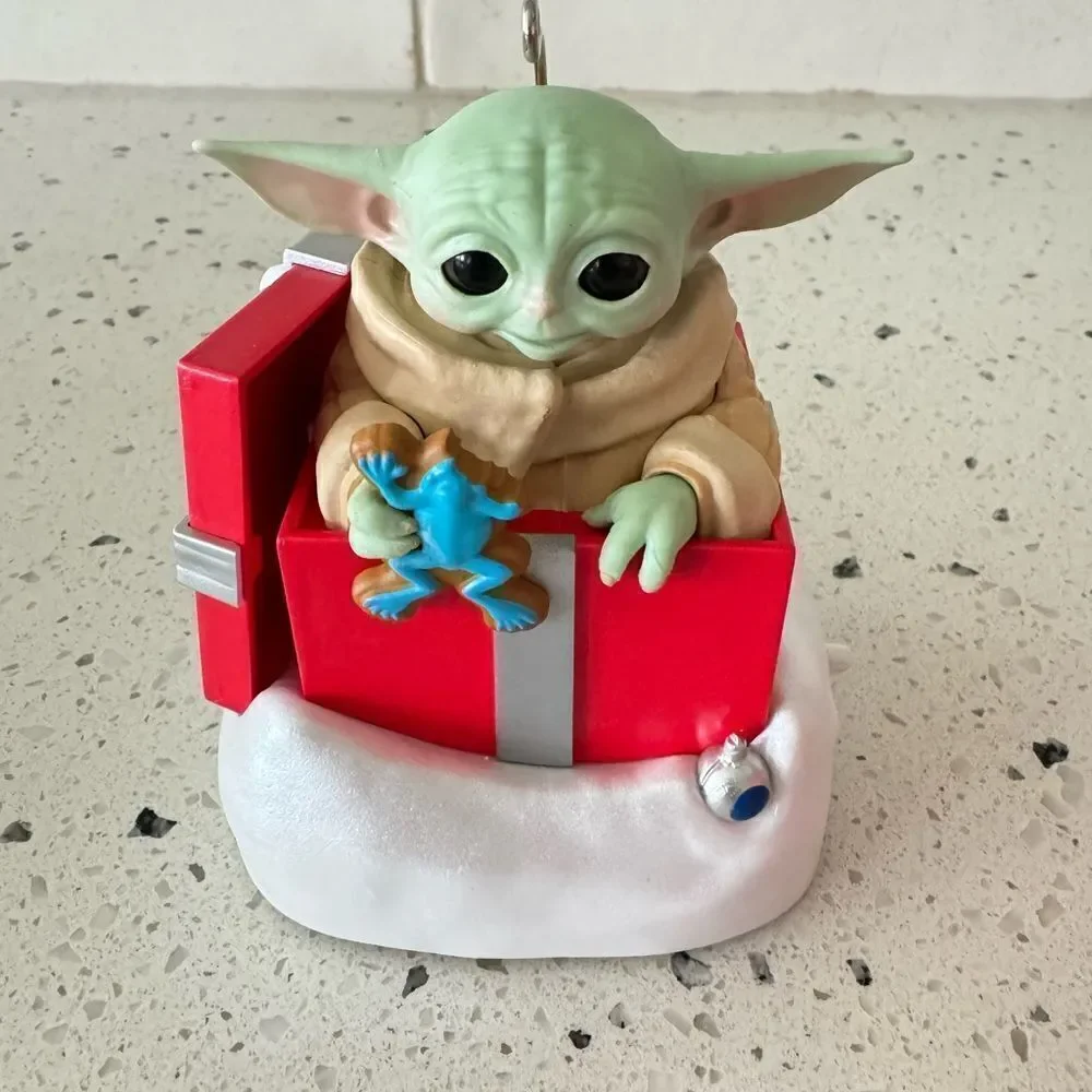 Star Wars The Mandalorian GROGU Greetings Hallmark 2022 Sound & Motion Ornament